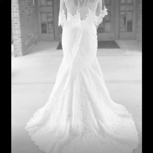 Size 6 lace Mori Lee wedding gown